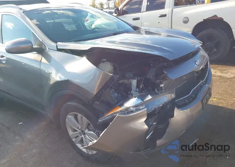 2017 Kia Sportage Lx z USA, uszkodzony, nr VIN KNDPMCAC5H7188207